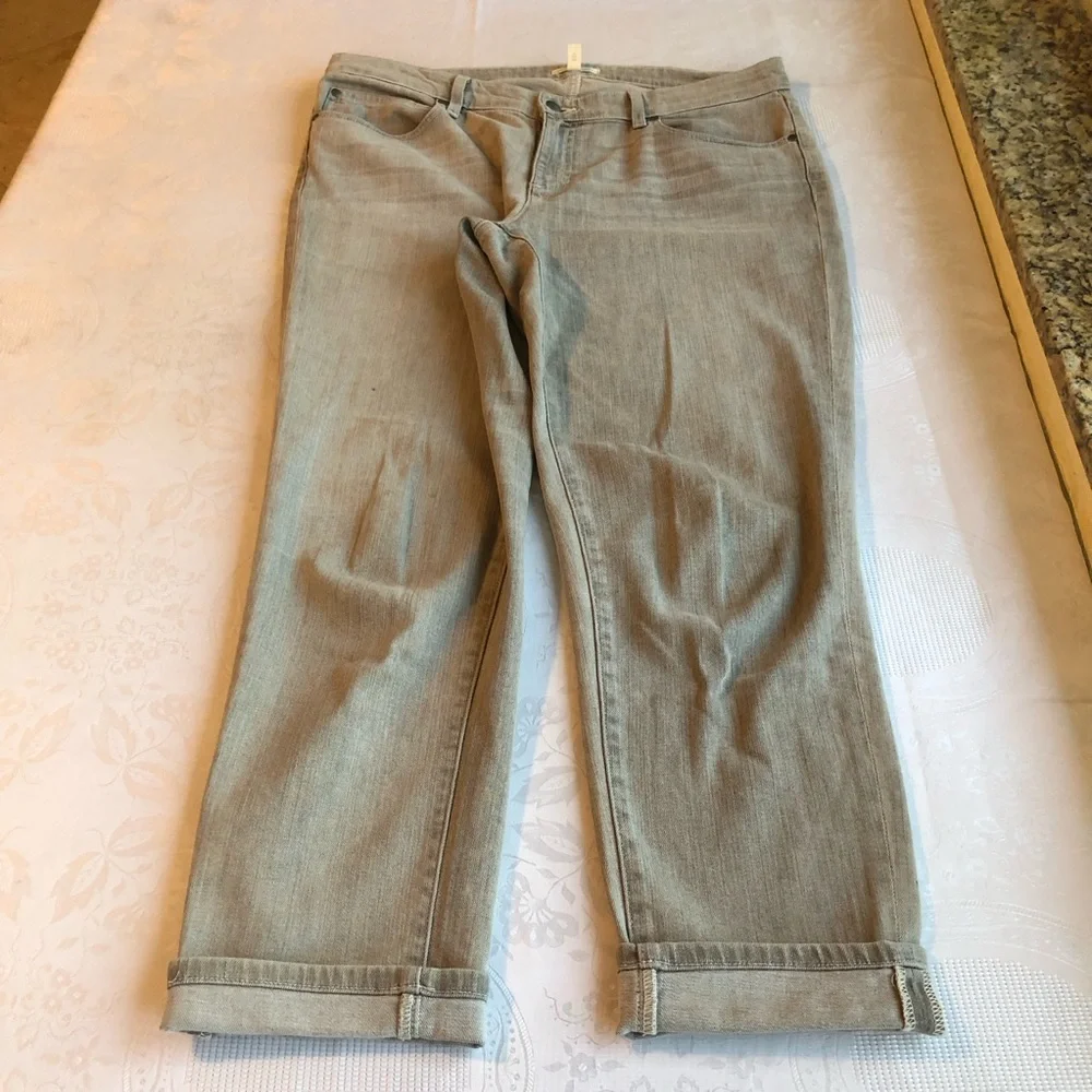 Eileen Fisher High-Waisted Gray Cropped Folded Denim Jeans Pants Women’s 12